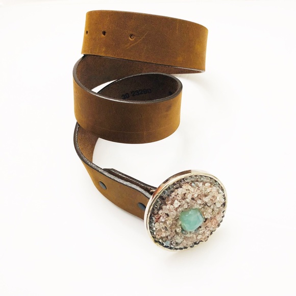 Justin Medallion Crystal Brown Cowhide Belt Sz 30 - Picture 3 of 8